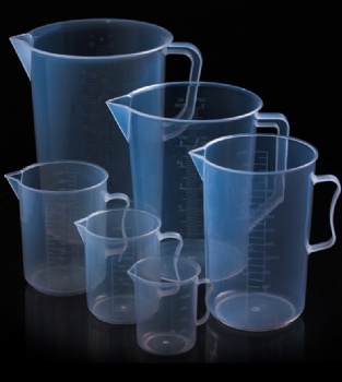 Graduated Plastic Beaker With Handle