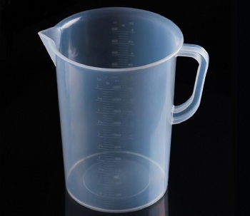 Graduated Plastic Beaker With Handle
