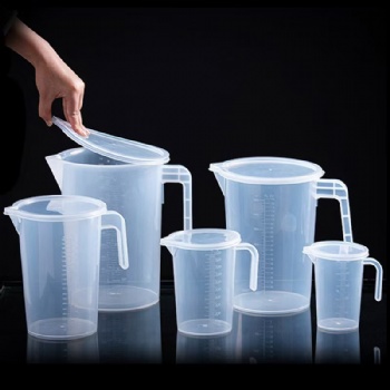 Graduated Plastic measuring cup With Lid and Handle